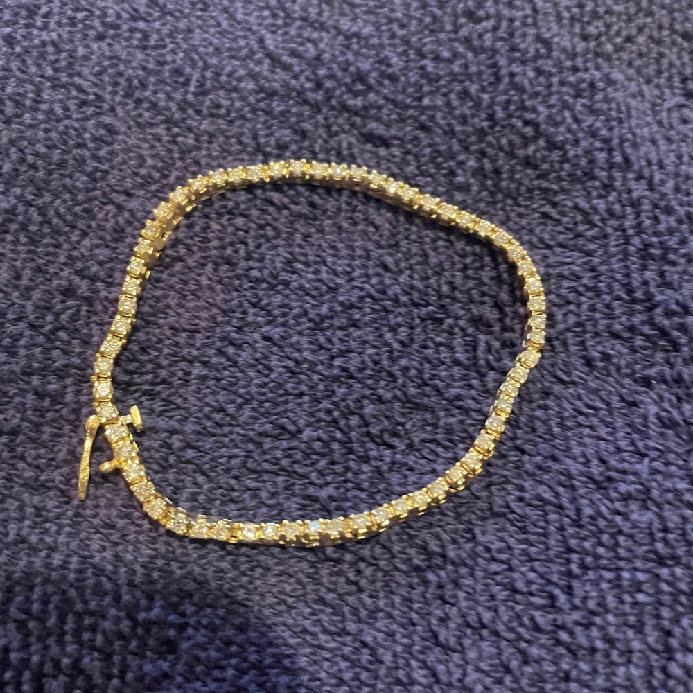 Diamond tennis bracelet